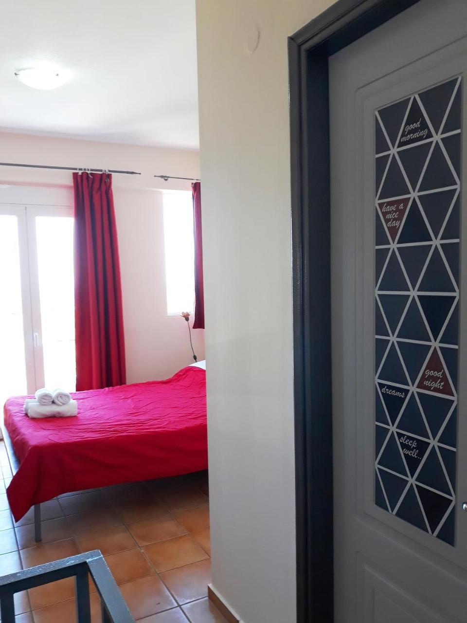 Point Twins Apartments Vrontádos Eksteriør billede